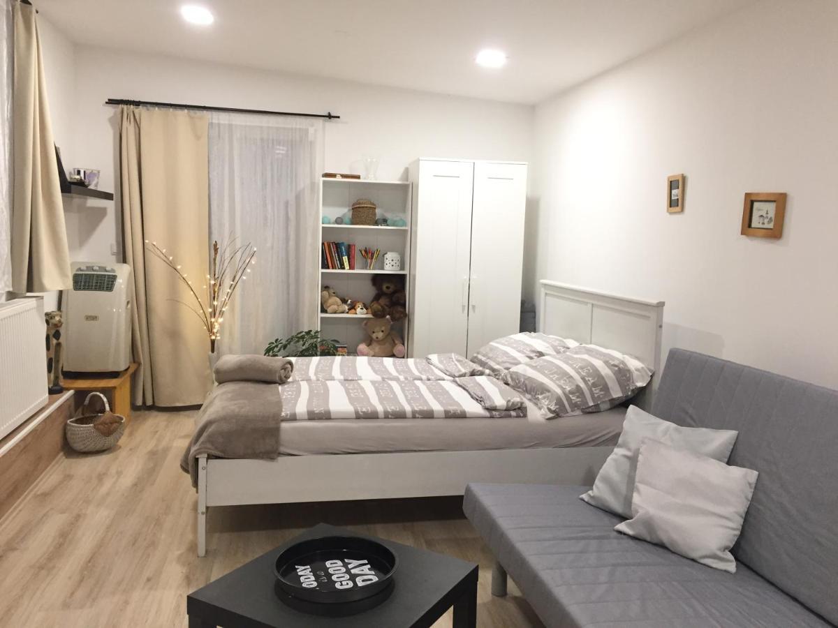 Piknik Studio Fertőrákos Bagian luar foto