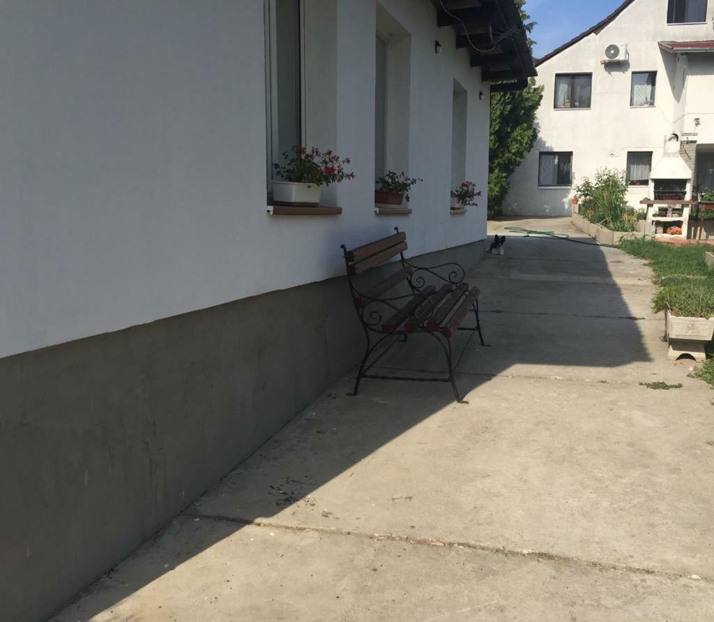 Piknik Studio Fertőrákos Bagian luar foto